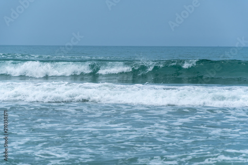 Blick auf das Meer mit Wellen