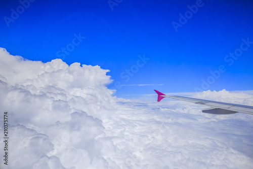 飛行機の窓からの景色 © beeboys