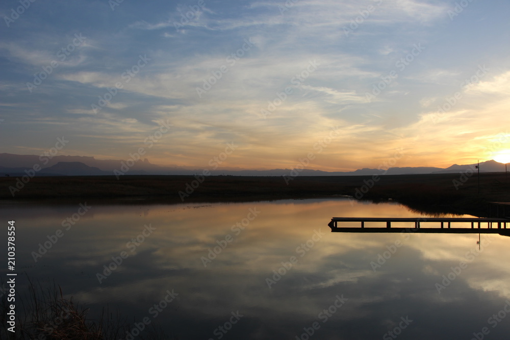 Sonnenuntergang am See mit Steg Sonnenuntergang am See mit Steg