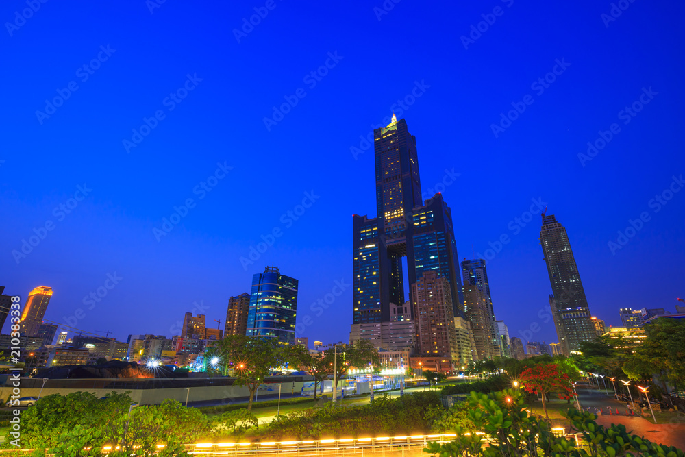 Fototapeta premium 台湾 高雄の夜景 高層ビル