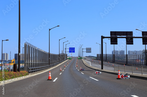 開通前の環状2号線　豊洲大橋