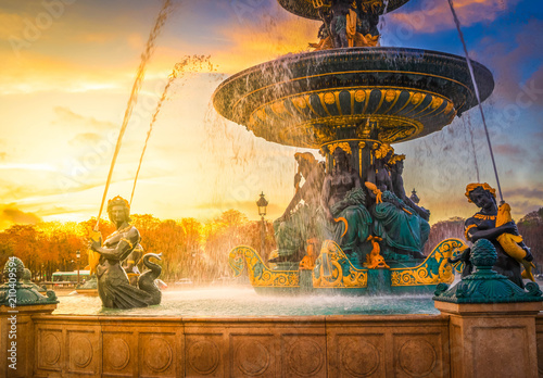 Fototapeta Naklejka Na Ścianę i Meble -  Fountain on Concorde Square and Obelisk
