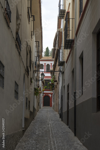 paseo por las calles del antiguo barrio del Albaicín, Granada