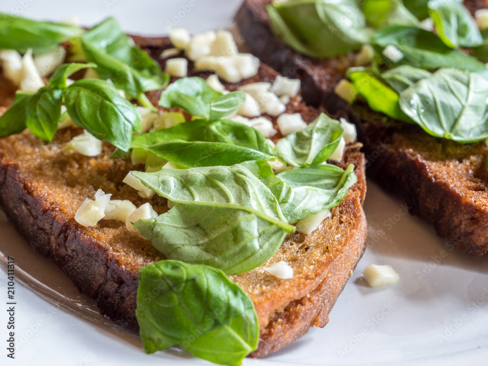 geröstetes Knoblauchbrot