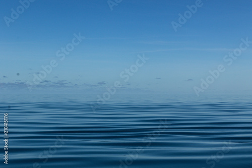 Fototapeta Naklejka Na Ścianę i Meble -  blue water sky 