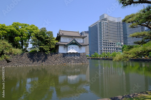 櫓と高層ビル