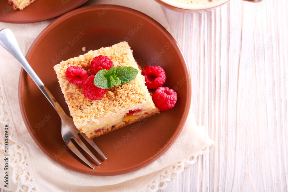 Peach and raspberry streusel cake Peach and raspberry streusel cake