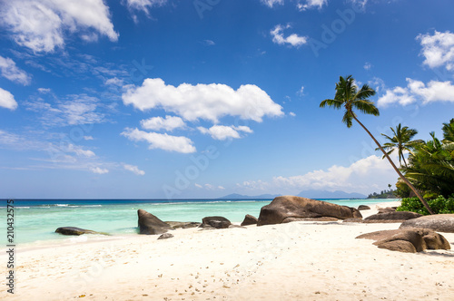 Fototapeta Naklejka Na Ścianę i Meble -  Paradise beach in the Seychelles
