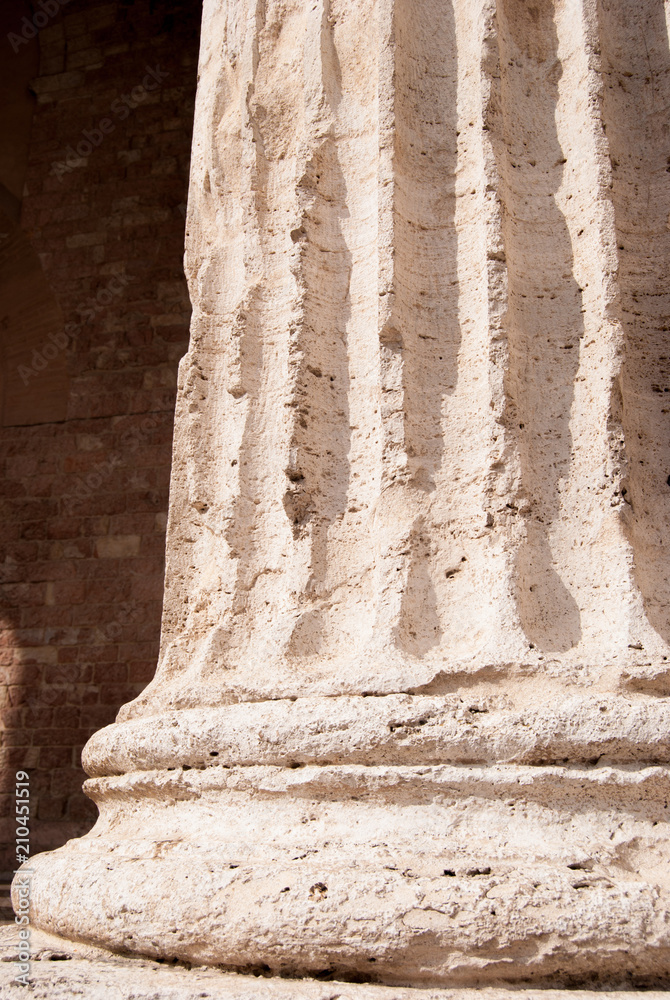 Column with grooves of the Santa Maria sopra Minerva of 30 BC of Assisi