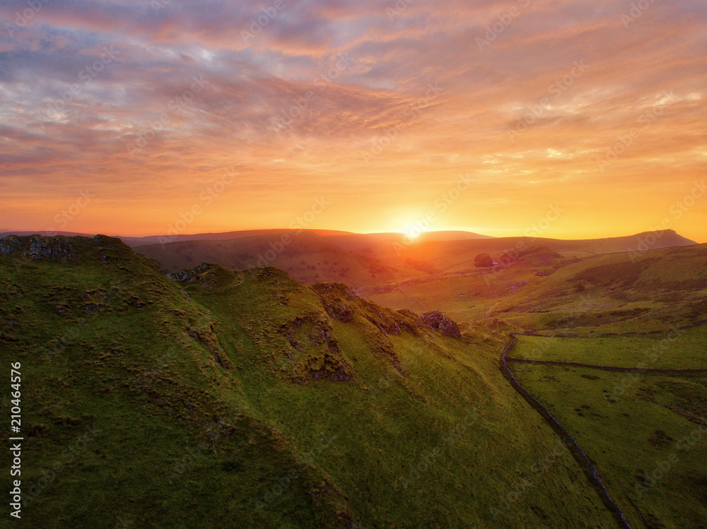 Fototapeta premium Chrome Hill seen from Parkhouse Hill in Peak District UK during Sunset