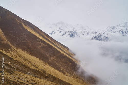 Fototapeta Naklejka Na Ścianę i Meble -  Langtang Himalayas Valley Trekking Nepal
