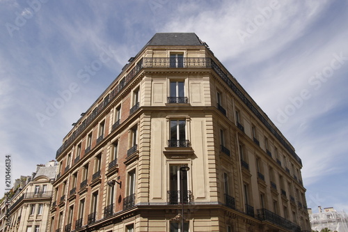 Immeuble ancien du quartier des Epinettes    Paris