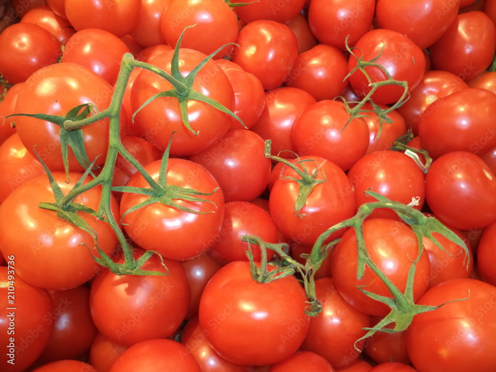 red ripe tomatoes