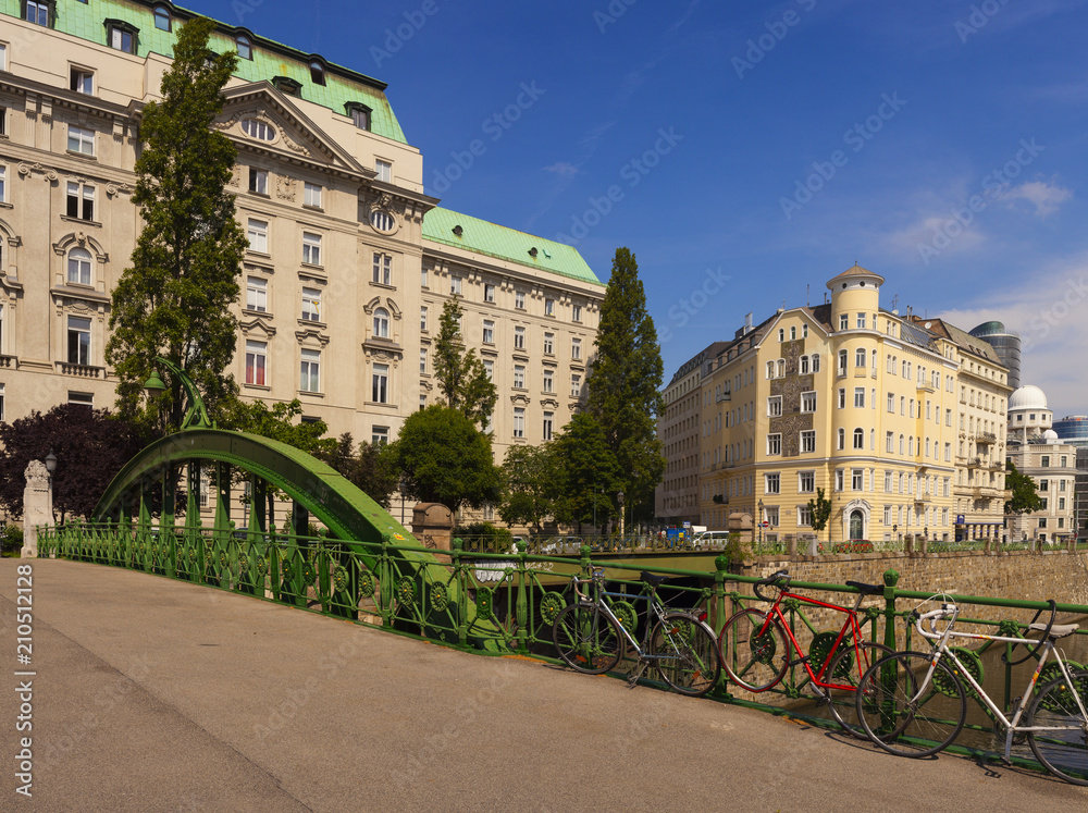 Naklejka premium Art Nouveau Bridge over the railway, Vienna, Austria