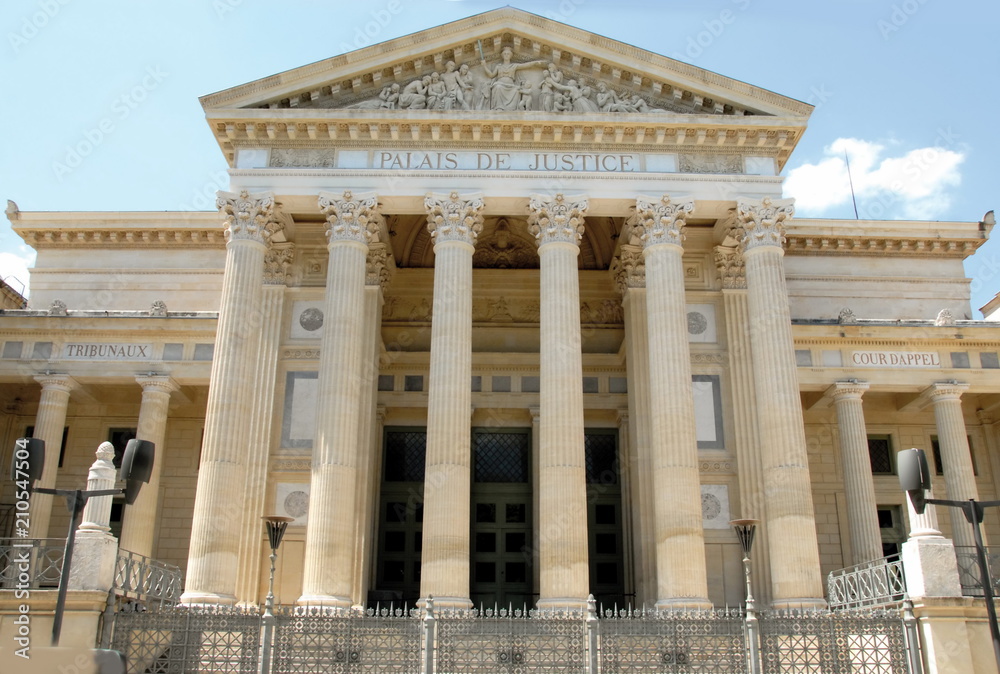 Palais de Justice, ville de Nîmes, Gard