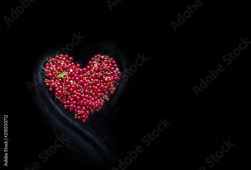Heart from red currants 