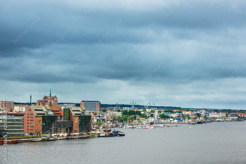 Naklejka premium Blick auf die Hansestadt Rostock