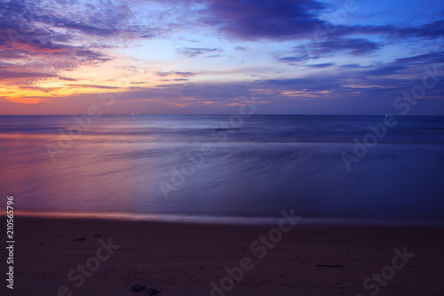 Sunrise at the sea view © rukawajung