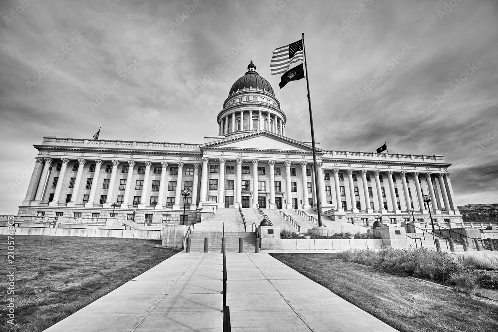 Black and white picture of the Utah State capitol building in Salt Lake City, USA.