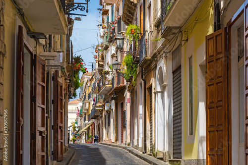 Fototapeta Naklejka Na Ścianę i Meble -  old charming street in old town Pizzo, Calabria, Italy