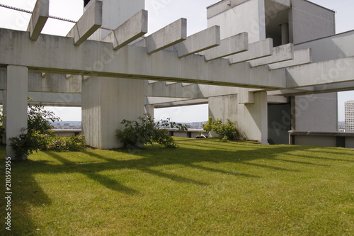 Jardin terrasse d'une tour d'habitation à Paris