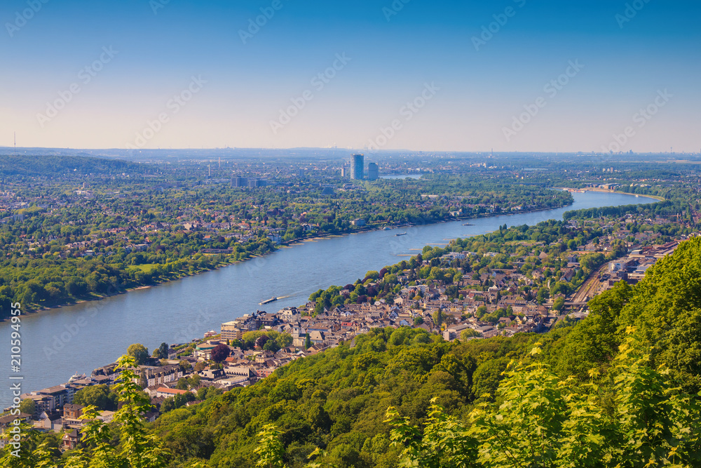 Blick auf Bonn und den Rhein, Deutschland
