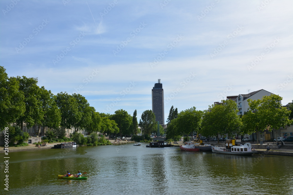 Fototapeta premium Nantes - L'Erdre et ses quais