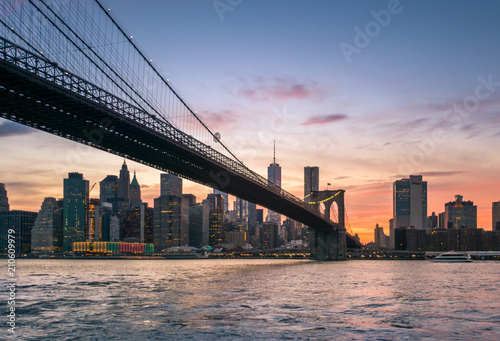 Brooklyn Bridge at dusk in NYC © mandritoiu
