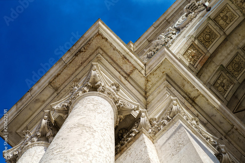 Detail of the Augusta Street Triumphal Arch in the city of Lisbon .