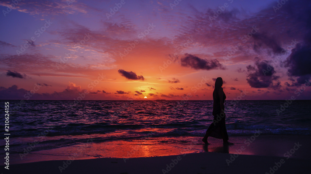 Fototapeta premium dreaming sunset maldives