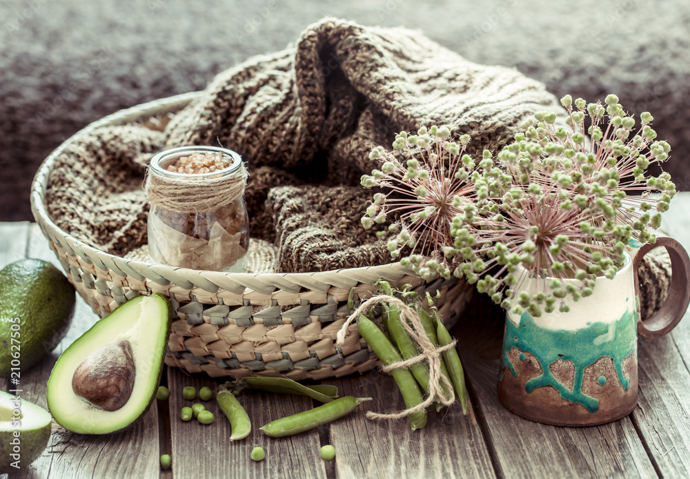 Obraz premium Composition with avocado and green peas