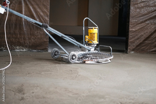 grinding of concrete floor © Seroma72