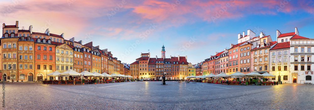 Naklejka premium Panorama of Warsaw odl town square, Rynek Starego Miasta, Poland