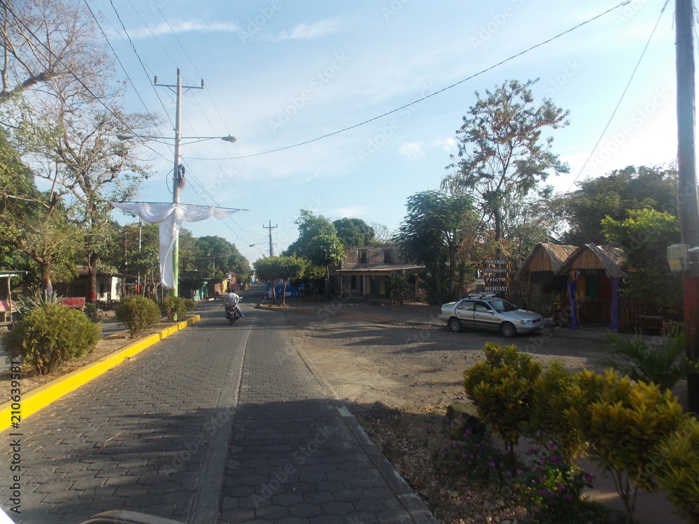 calle principal de la isla de ometepe