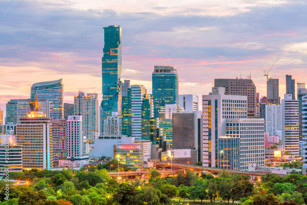 Obraz premium Bangkok city skyline from top view in Thailand