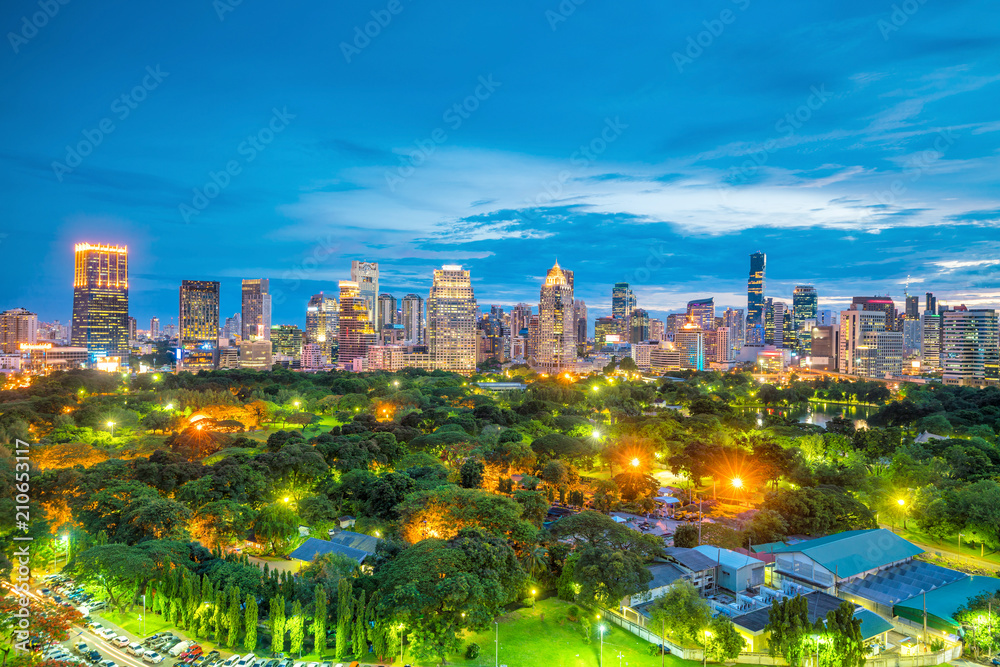Obraz premium Bangkok city skyline from top view in Thailand