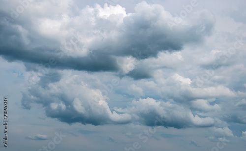 Fototapeta Naklejka Na Ścianę i Meble -  cumulus clouds before thunderstorm