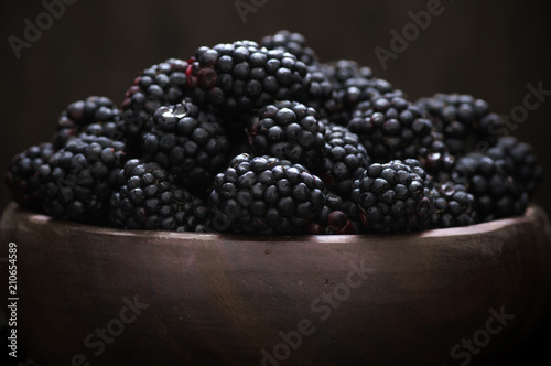 Blackberries in wood bowl
