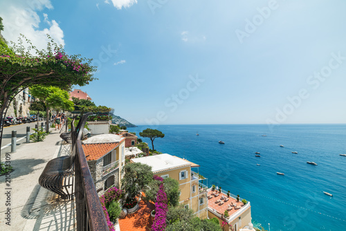 Fototapeta Naklejka Na Ścianę i Meble -  Beautiful seascape in world famous Positano