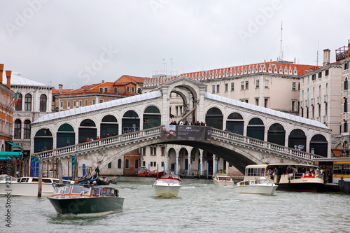 VENICE, ITALY - MAY 8, 2010: The famous Rialto Bridge, Venice - Italy © Salvatore