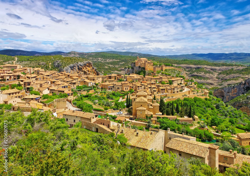die mittelalterliche Stadt Alquezar, Aragon, Spain - the medieval town of Alquezar, Spain