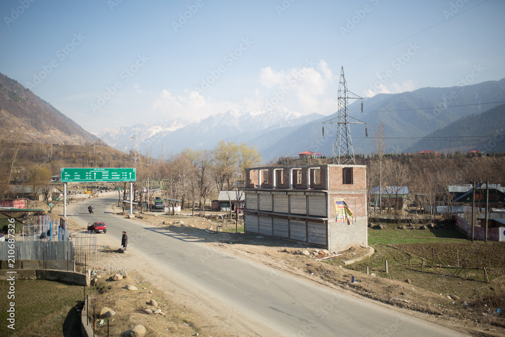 Architecture and urbanization in remote Himalaya mountains