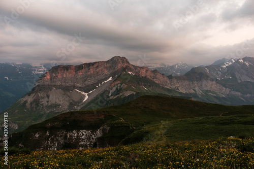 Berglandschaft beim Vierwaldstättersee (Niederbauen-Kulm) Sonnenuntergang
