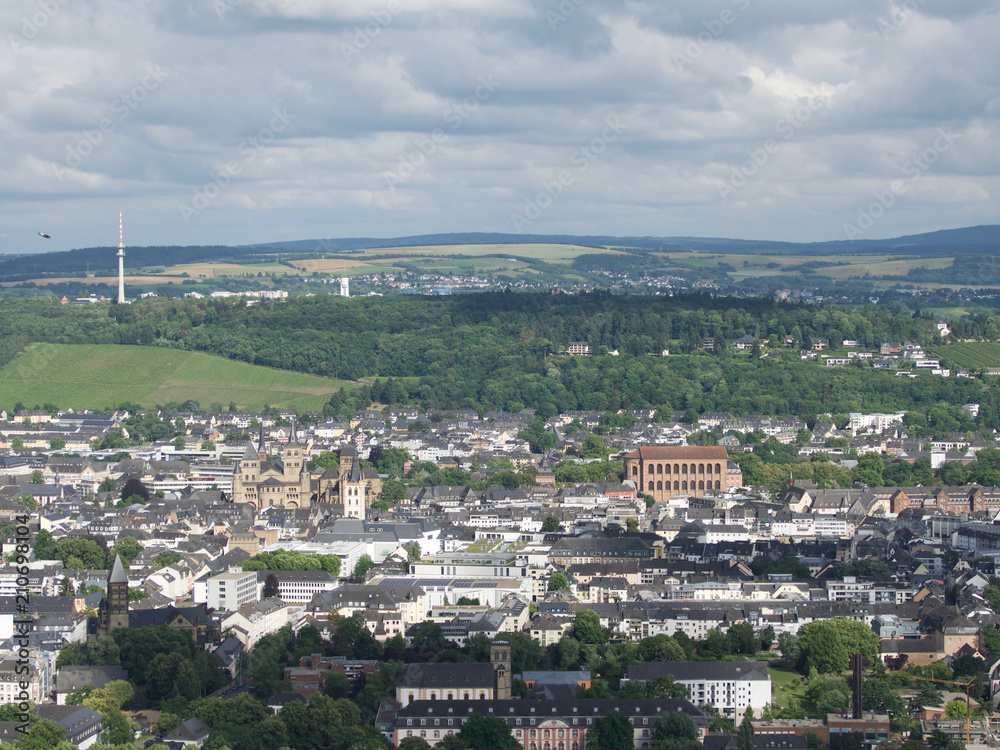 Panoramablick auf Trier mit Basilika und Dom