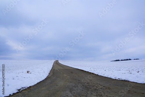 Winter im Dorf Emmingen-Liptingen bei Tuttlingen in Deutschland