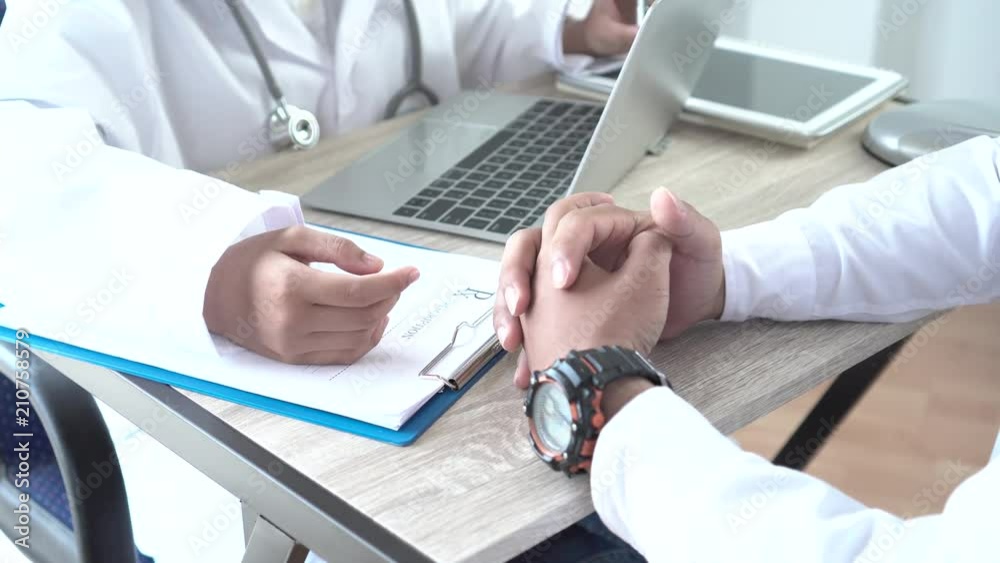 Healthcare medical concept. Doctor
Explain and recommenced to patient listening receiving prescriptions medicine with prescription clipboard record paper in doctor's office Healthcare medical concept. Doctor
Explain and recommenced to patient listening receiving prescriptions medicine with prescription clipboard record paper in doctor's office