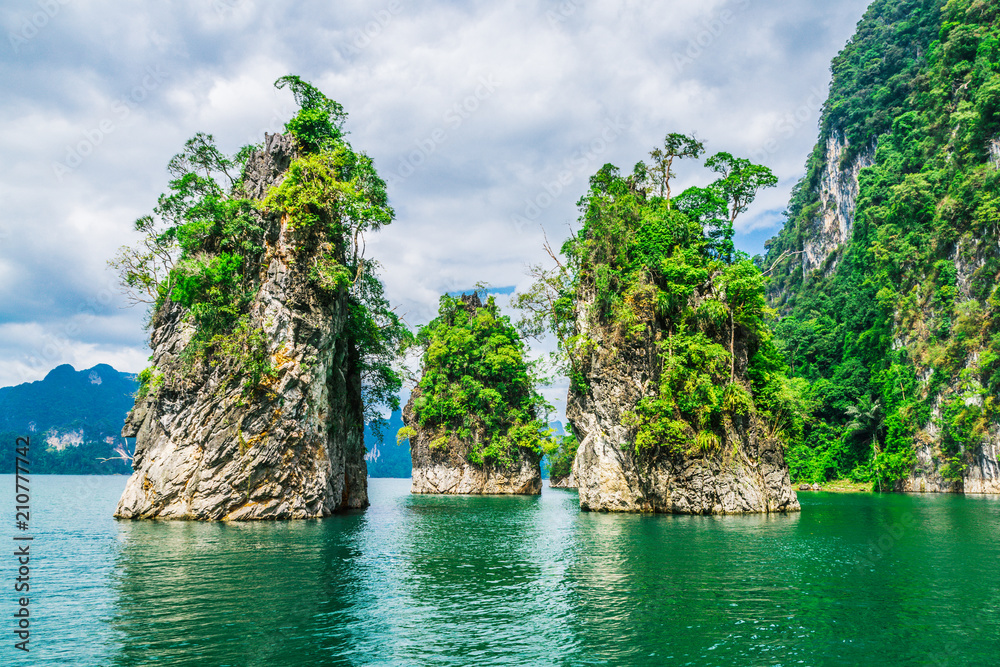 Fototapeta premium Beautiful mountains in Ratchaprapha Dam at Khao Sok National Park