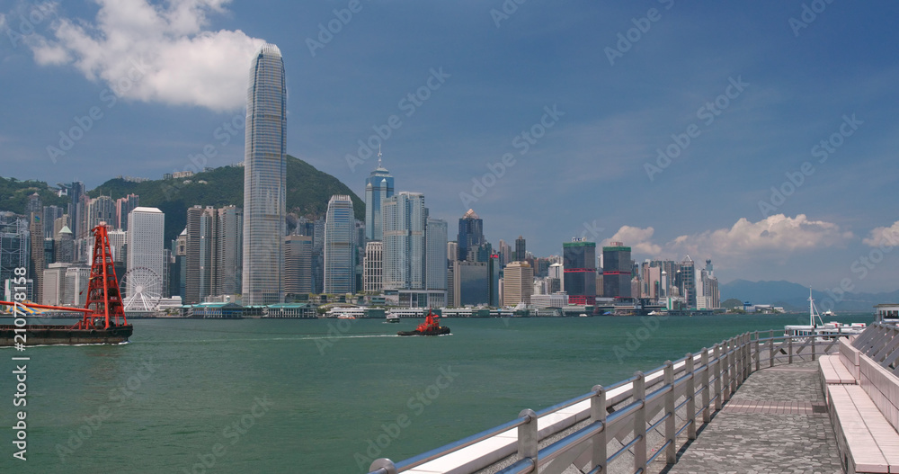 Obraz premium Hong Kong urban city skyline in sunny day