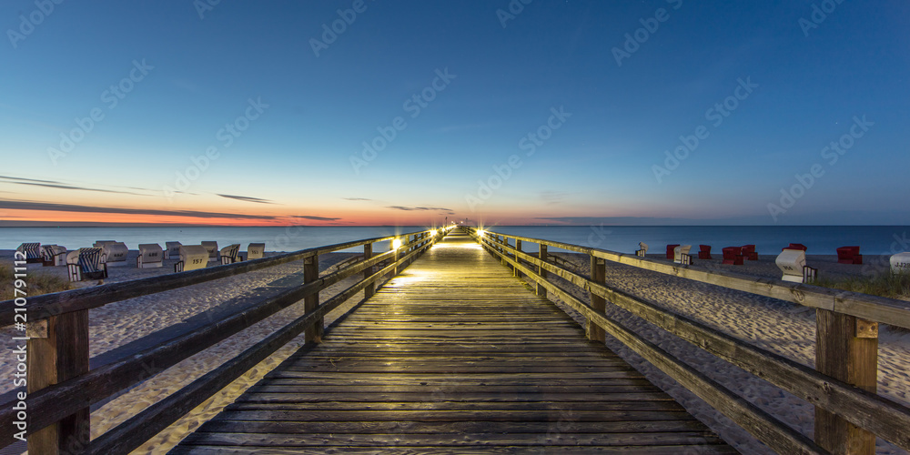 seebrücke nachtaufnahme