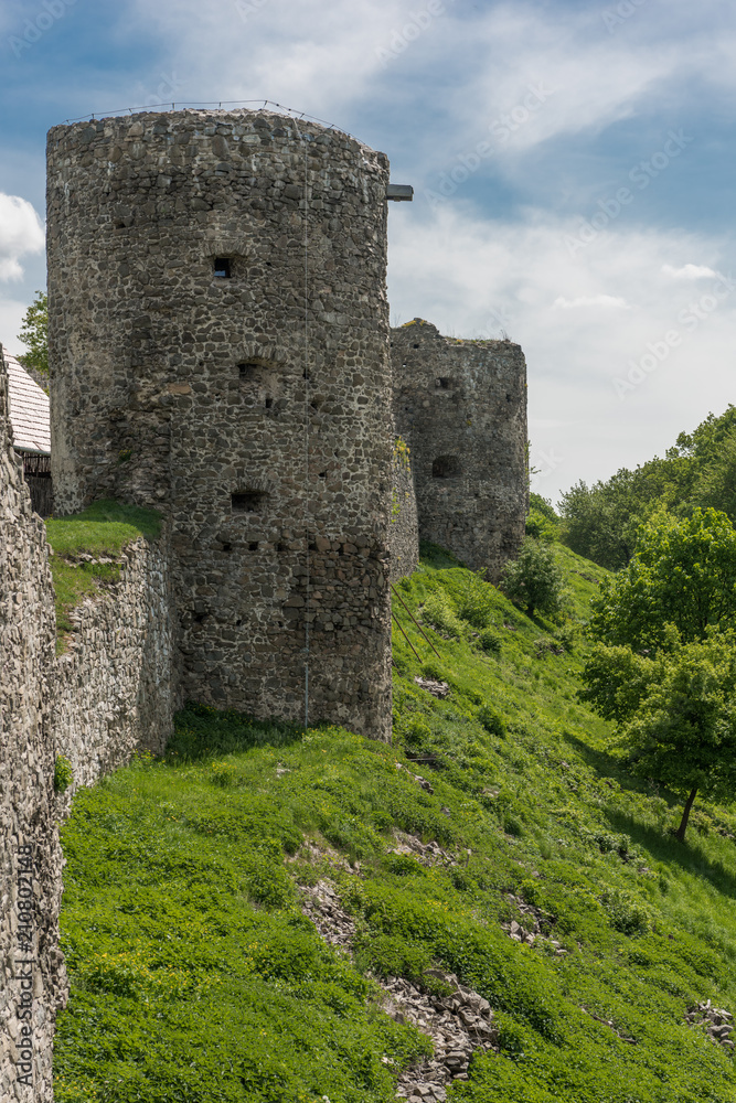 Remains of Saris castle